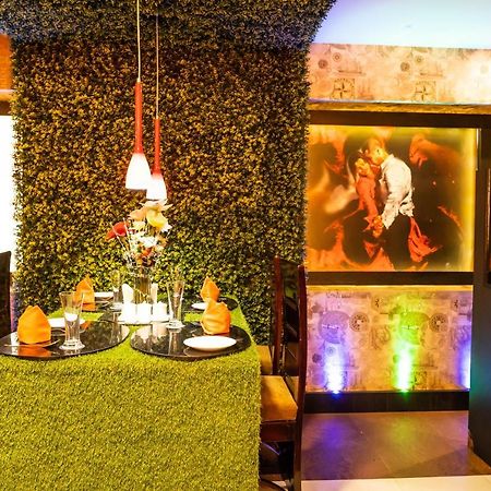 Hotel Bnson Blue Cuttack Eksteriør billede