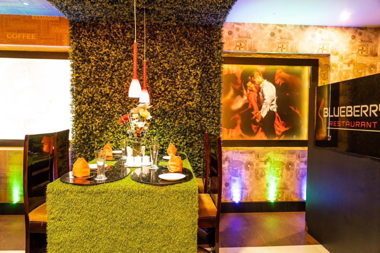 Hotel Bnson Blue Cuttack Eksteriør billede