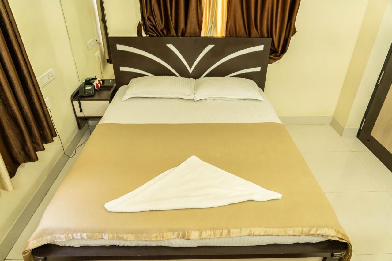 Hotel Bnson Blue Cuttack Eksteriør billede